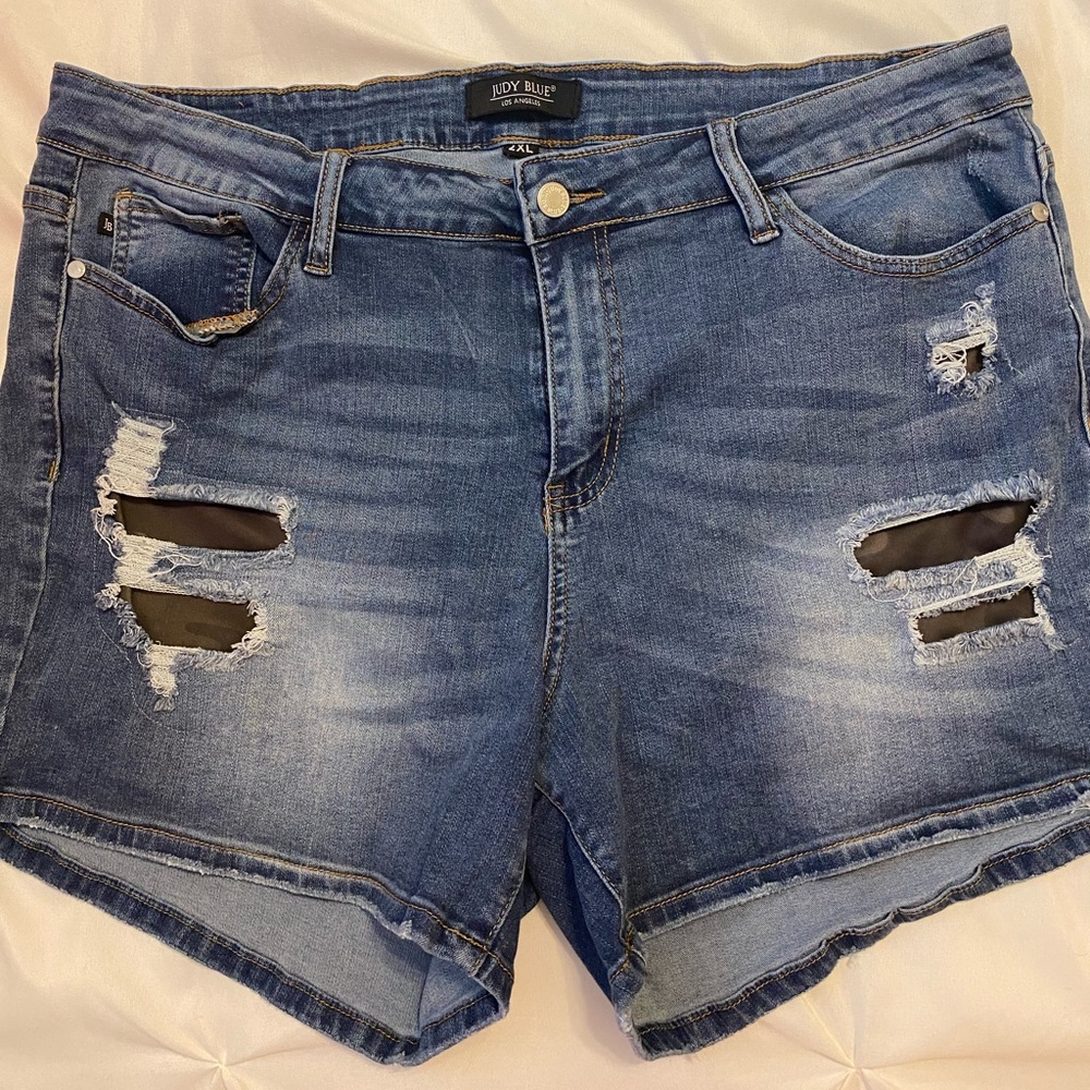 Judy Blue camo distressed shorts